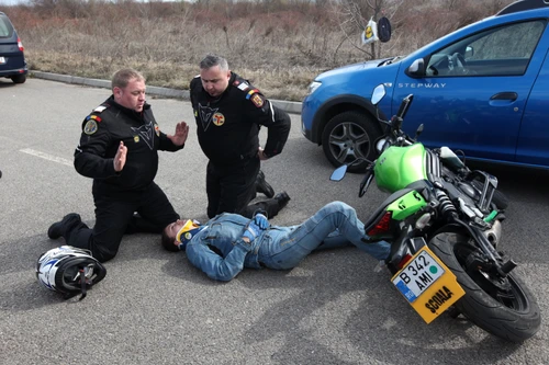 Salvatorii SMURD pe motocicletă ajung să acorde primul ajutor în doar câteva minuteFotografii: Sever Gheorghe
