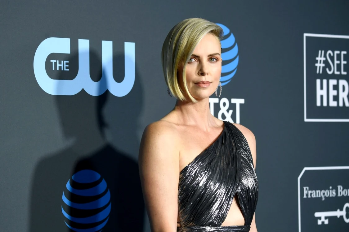 Charlize Theron a marcat una dintre cele mai apreciate apariţii de la eveniment FOTO Guliver/Getty Images