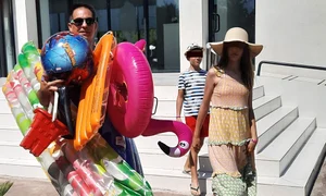 foto 1   Dan Negru jucarii plaja Venus jpg