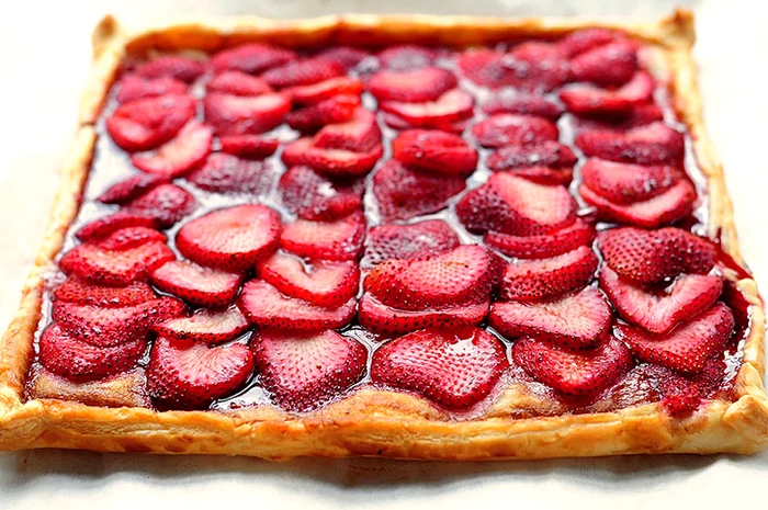 tarta capsuni jpeg