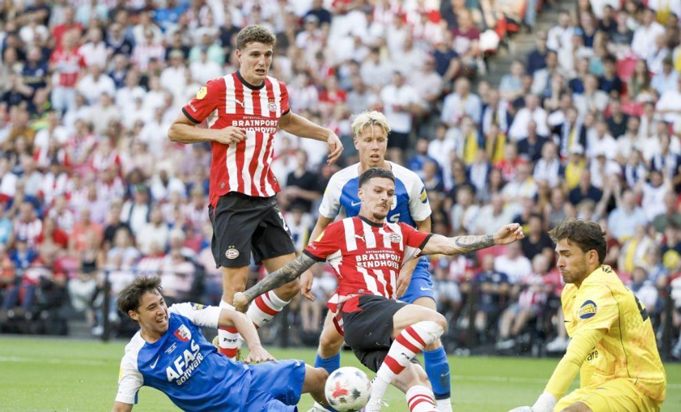 Debut dezastruos pentru Dennis Man! PSV a fost făcută praf în Supercupa Olandei