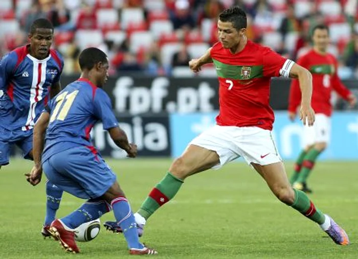 Cristiano Ronaldo nu a putut trece de fundaşii din Insulele Capului Verde