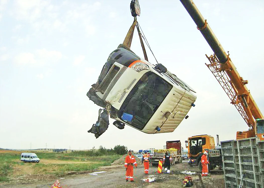 Din fericire, nimeni n-a fost rănit,  toţi pasagerii din ambulanţă  având centurile de siguranţă puse