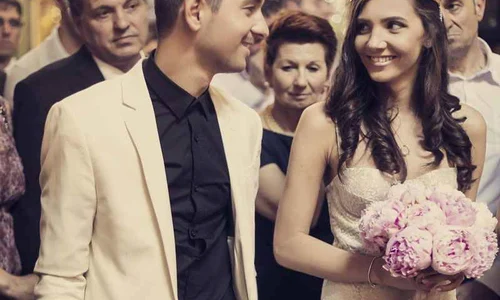 Adi şi Larisa, în timpul ceremoniei religioase jpeg