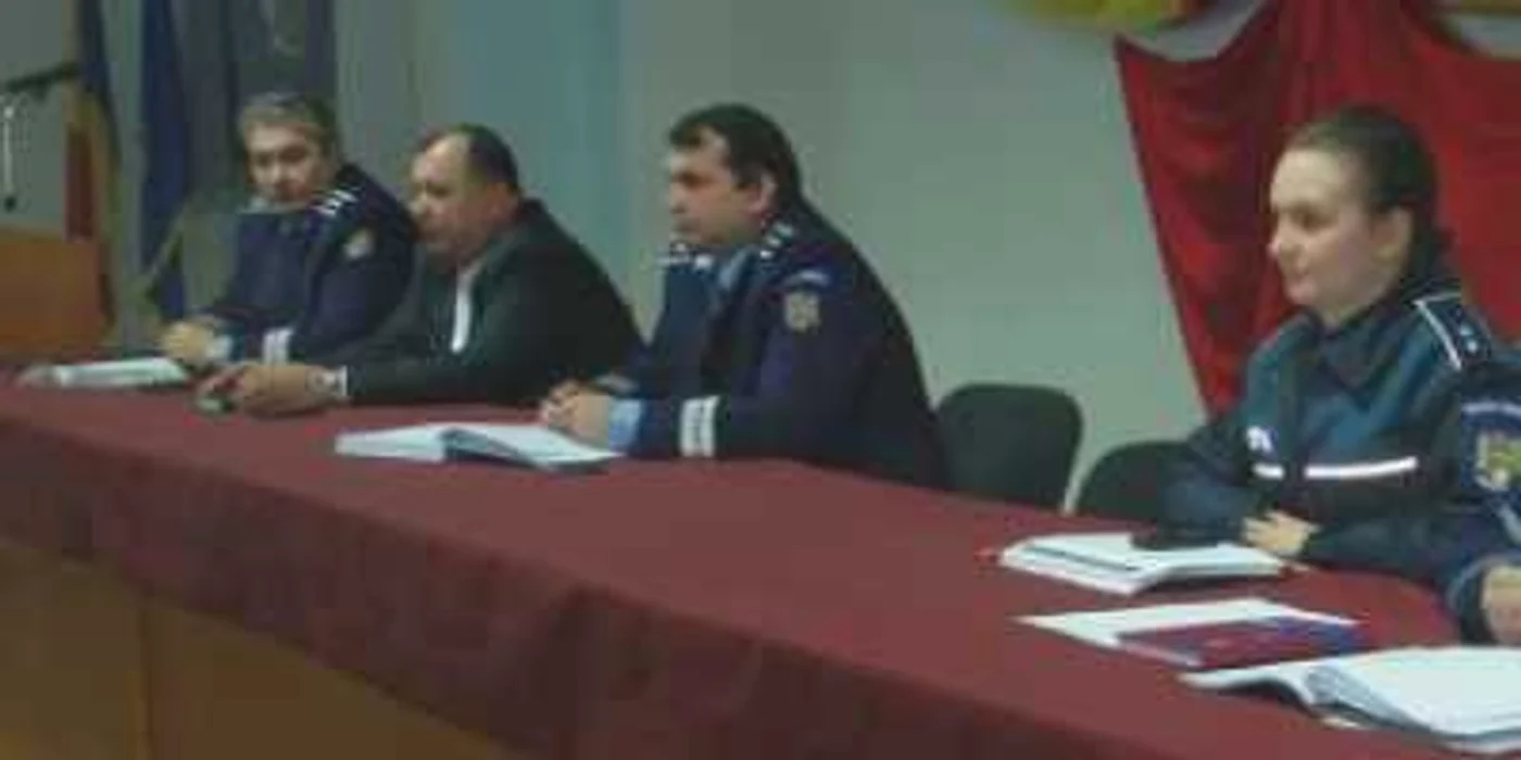 Poliţiştii s-au întâlnit cu reprezentanţii băncilor din judeţ