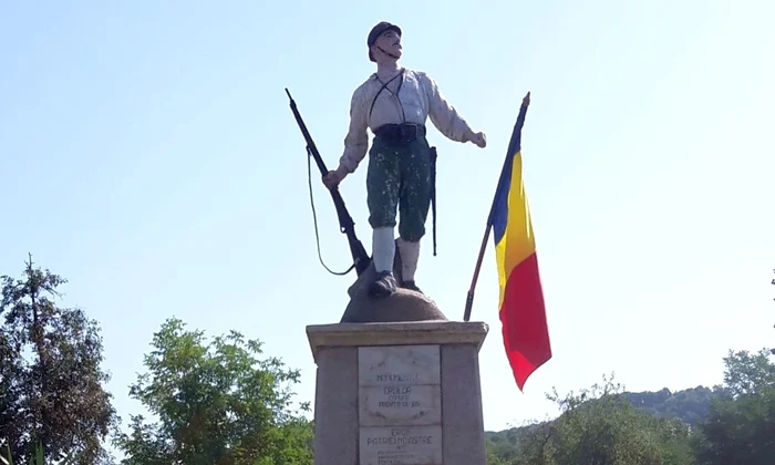 «Monumentele Marelui Război»: Monumentul eroilor din Provița de Jos, județul Prahova / FOTO  jpeg