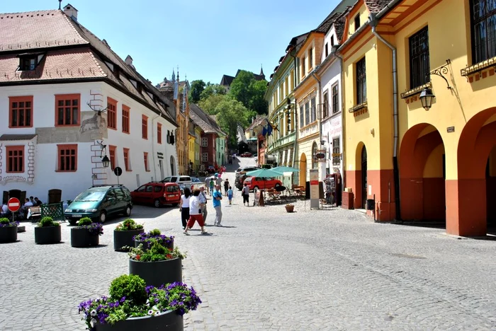 Într-unul din cele mai frumoase locuri din Judeţul Mureş se putea face comerţ, acum câteva secole. foto:turismsighisoara.ro