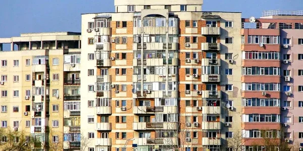 bloc vechi jpg