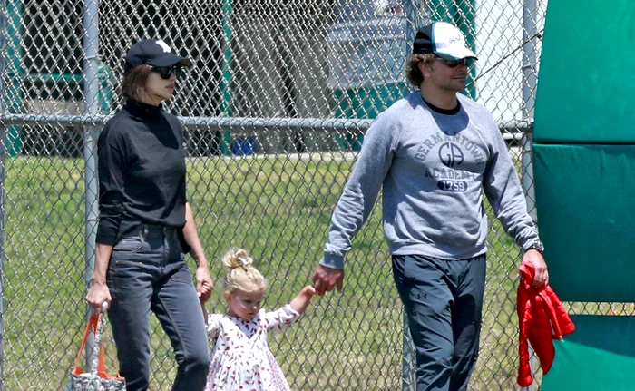 
    Irina şi Bradley se mai întâlnesc pentru micuţa LeaFoto: Profimedia  