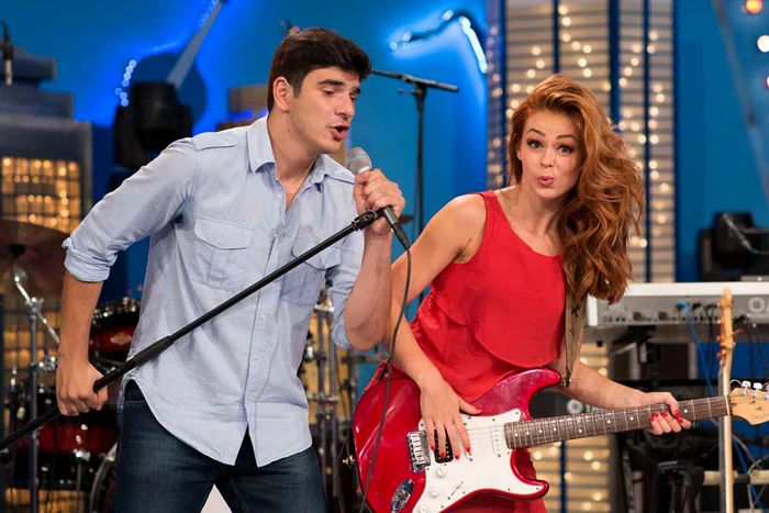 Alex Bogdan, jumătatea masculină de la pupitrul Cronicii CârcotaşilorFoto: Prima TV