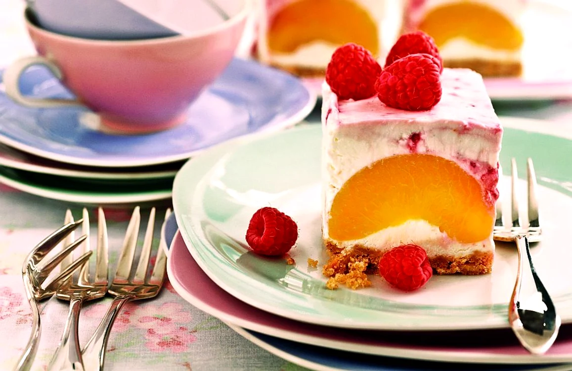 prajitura cu piersici si branza jpeg