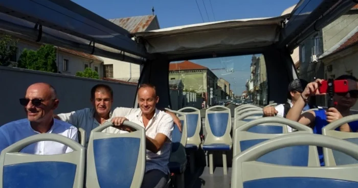 Autobuz turistic