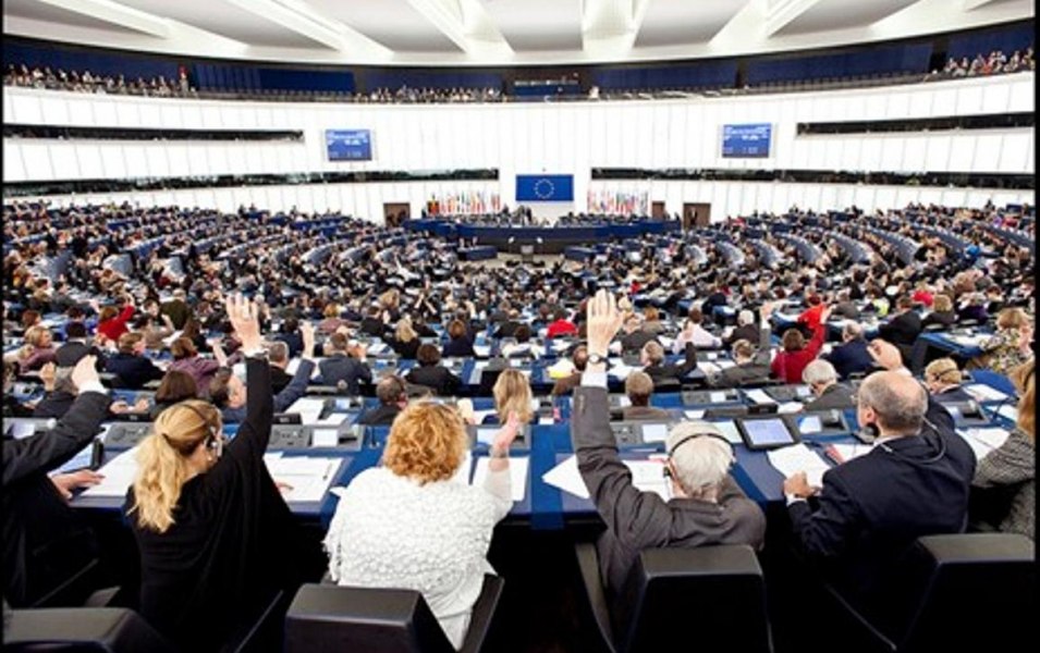 Evropski parlament zahteva vračilo 4,3 milijona evrov od skrajno desne skupine zaradi nezakonite porabe