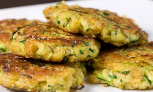 chiftelute dovlecei feta jpg