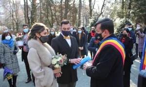 casatorie poarta sarutului 0 jpeg