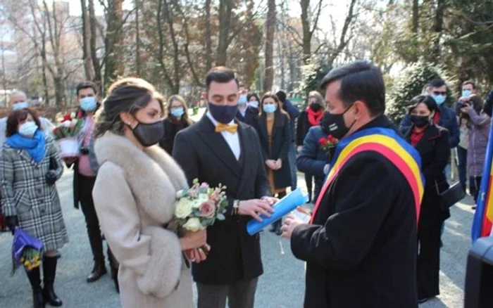 O singură căsătorie anul acesta, la Poarta Sărutului din Tg JiuFoto: adevarul.ro