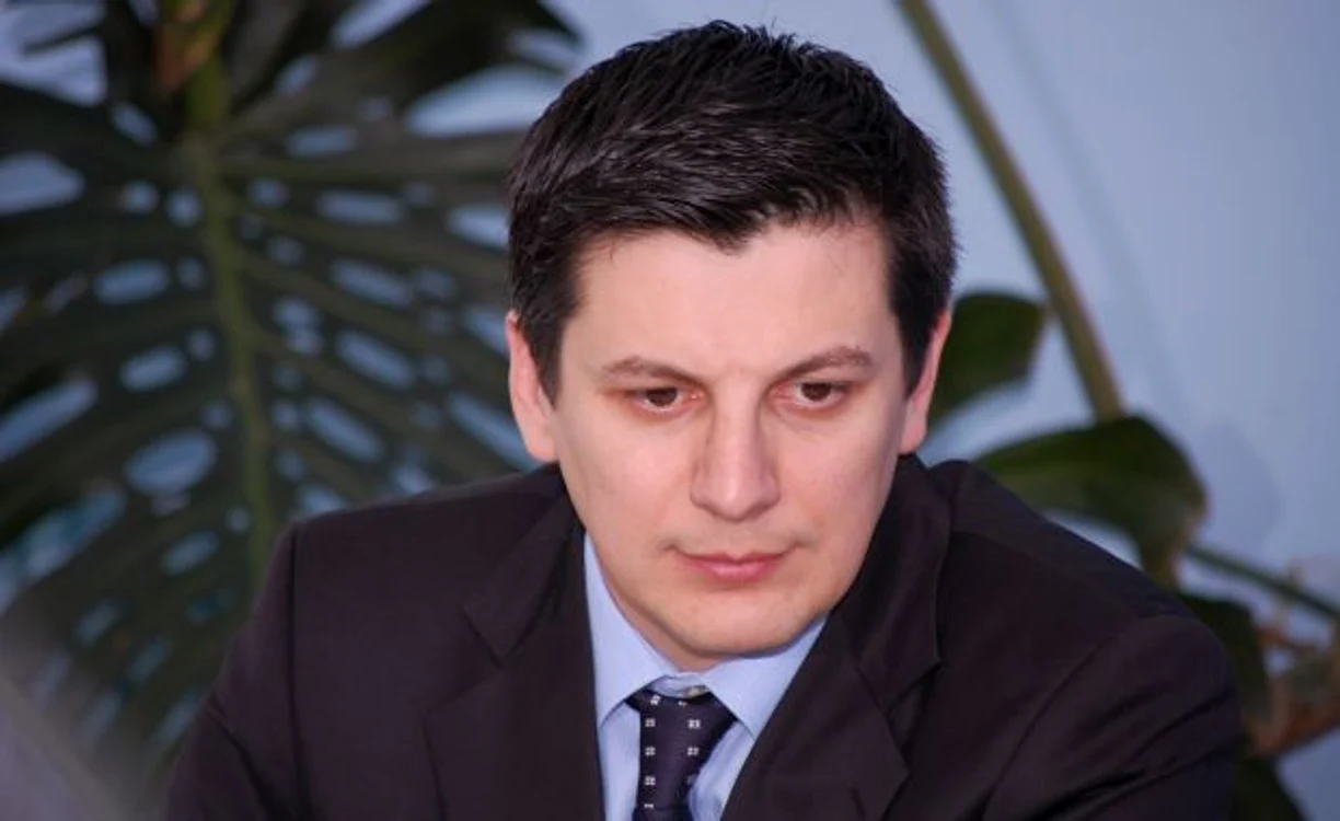 
    Alin Trăşculescu  