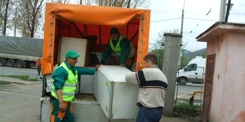 Băimărenii şi-au aruncat azi electrocasnicele stricate din gospodării