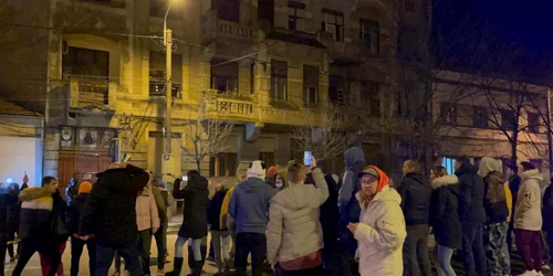 Protest în faţa casei lui Dominic fritz FOTO Tion.ro