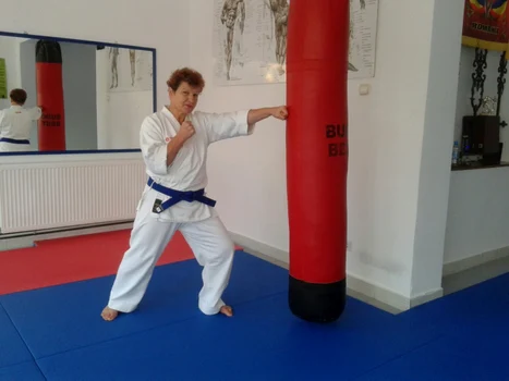 Luminiţa Mihai sudoriţa care s-a apucat de karate când a ieşit la pensie Foto Ionuţ Dima