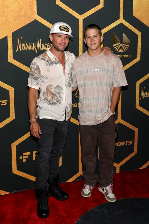 Ryan Phillippe și fiul lui profimedia 0708982556 jpg
