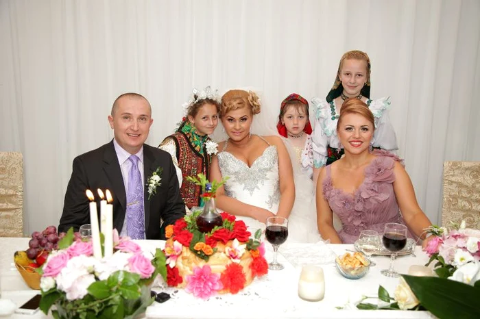 Cornelia şi Lupu Rednic au fost naşi la o nuntă cu 1.000 de invitaţi.