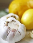 how to use garlic to lose belly fat fast 600x399 jpeg