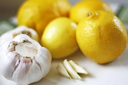 how to use garlic to lose belly fat fast 600x399 jpeg