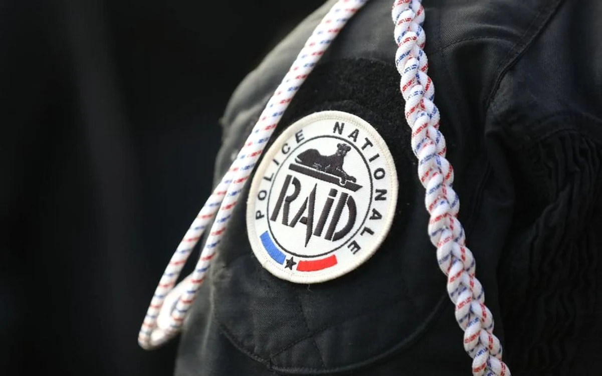 Poliţia Natională Antiterorism din Franţa FOTO Le Parisien