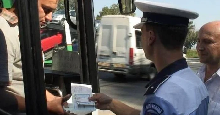 Hunedoara: Poliţiştii i-au învăţat pe deveni să se ferească de „piraţi”