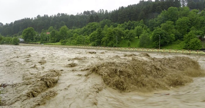 Inundaţii în zona Comăneşti FOTO Facebook