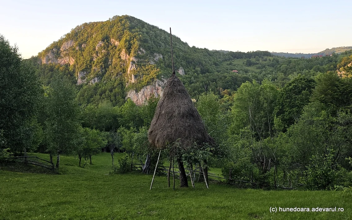 Cetatea dacică Piatra Roșie Foto Daniel Guță ADEVĂRUL (34) jpg