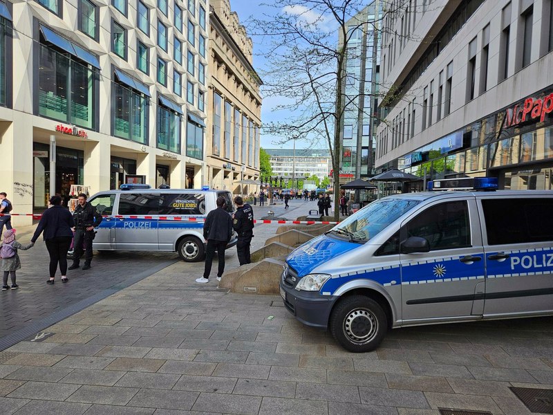 O mașină a intrat într-o mulțime în Germania: doi oameni au murit și mai multe persoane sunt rănite