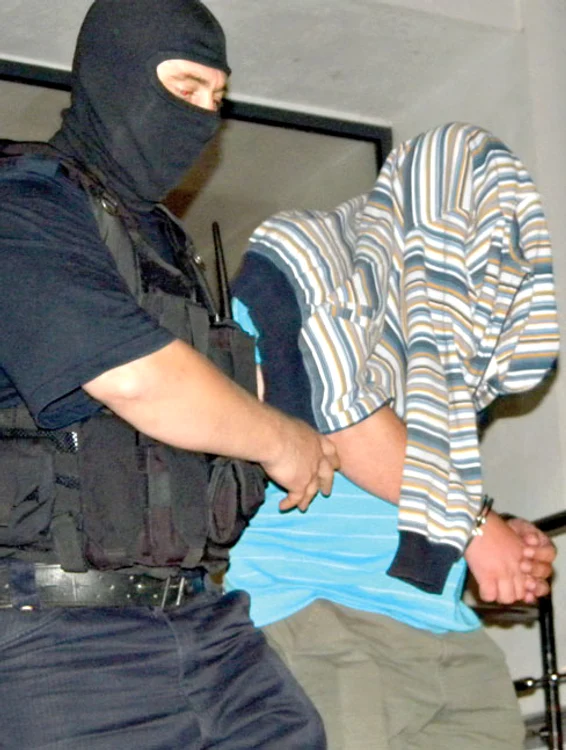 
    Procurorii urmau să  decidă, ieri seară, dacă  tinerii vor fi arestaţi  