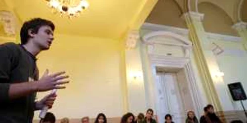 Elevii vor intampina vizitatorii Muzeului de Arta