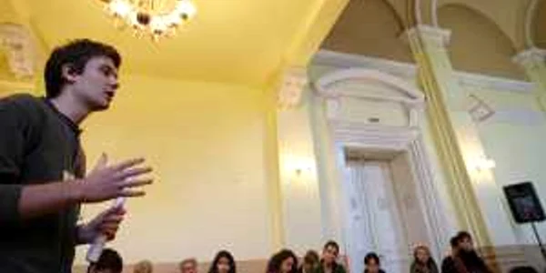Elevii vor intampina vizitatorii Muzeului de Arta