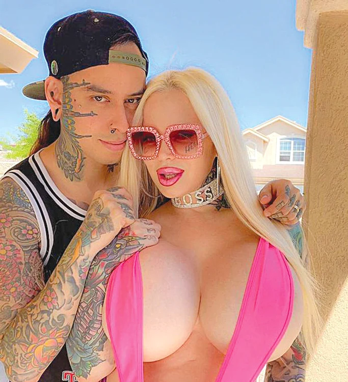 
    Soțul ei Alexandro are 35 de ani  