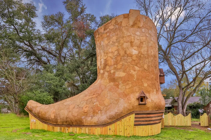 Casa construită în formă de ciocată, din Texas