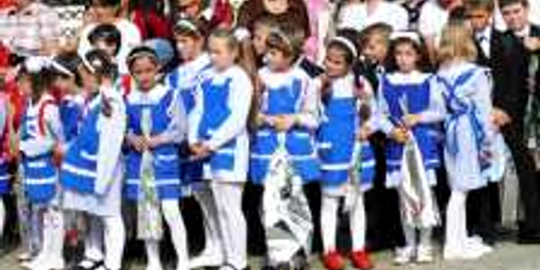 Elevii nu vor fi obligaţi să poarte uniforme