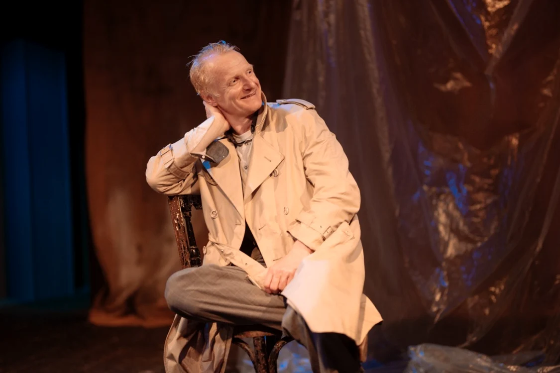 Richard Bovnoczki în spectacolul „Hughie” / FOTO Arhivă personală