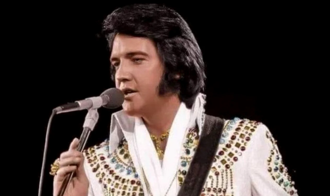 
    Cea mai mare nepoată a lui Elvis Presley a reuşit să îşi construiască un nume mare la Hollywoodclickpentrufemei.ro  