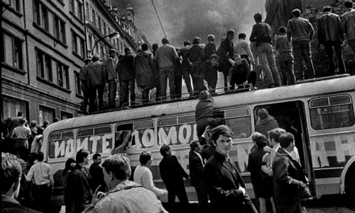 Comunismul de la Praga: între legitimitate și stalinism jpeg