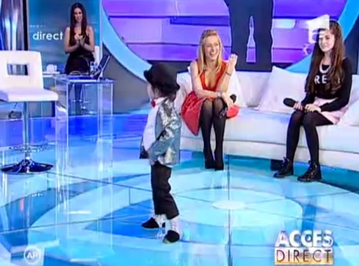 Simona Gherghe şi David, un «Michael Jackson» în devenire (captură Antena 1)