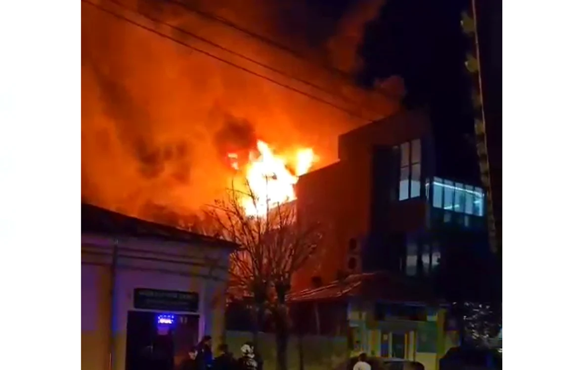 Incendiu s-a manifestat violent. FOTO captură video ISU Argeș