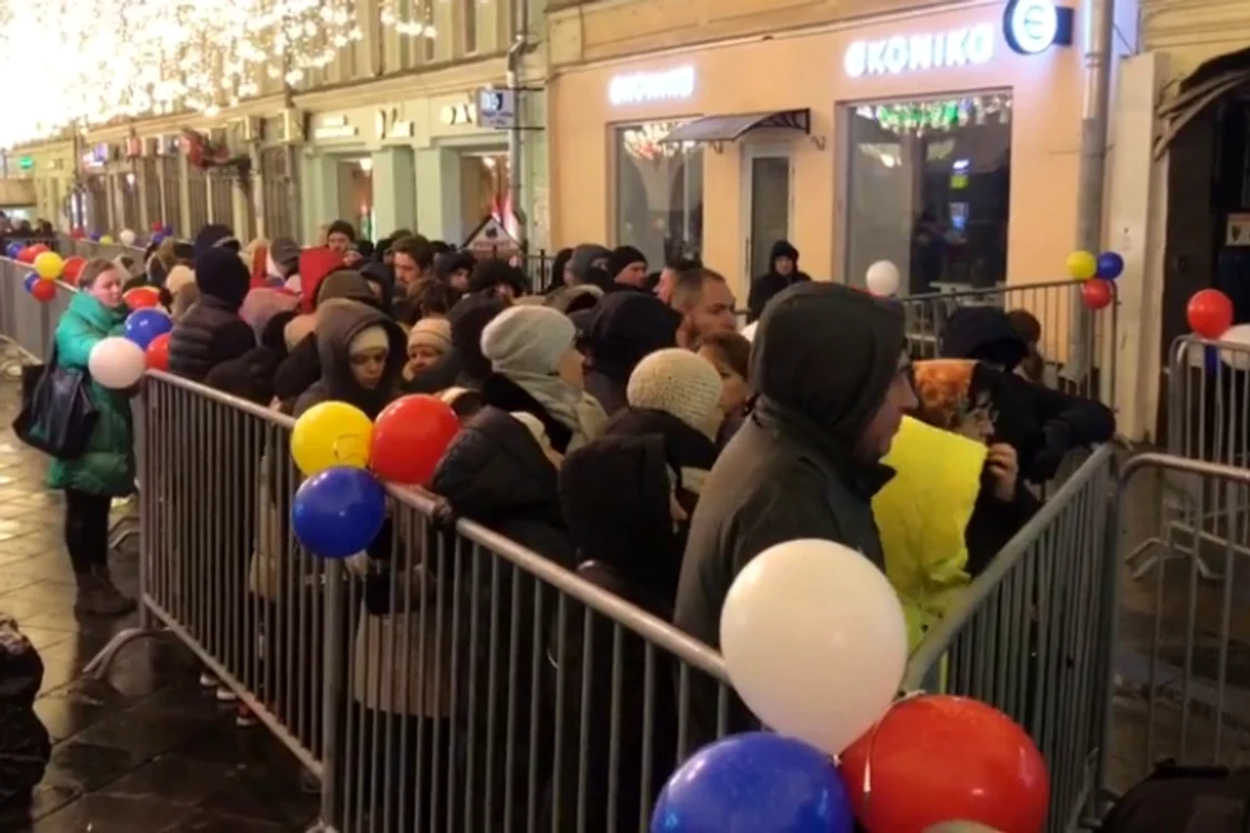 Cozi la secțiile de votare din Moscova/ FOTO: IPN
