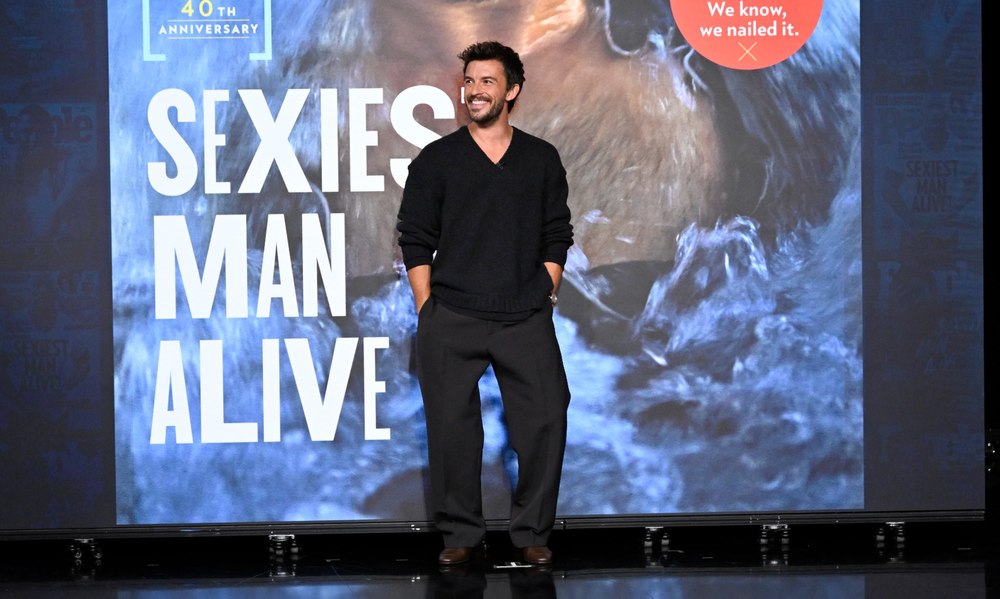 Jonathan Bailey, desemnat „cel mai sexy bărbat în viață”. Cum a reacționat actorul din Bridgerton