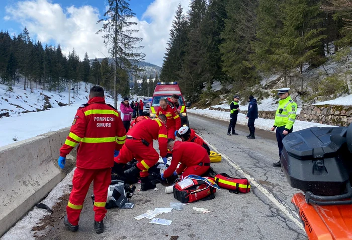 Victima a intrat în comă după ce s-a lovit de asfalt FOTO Salvamont Alba