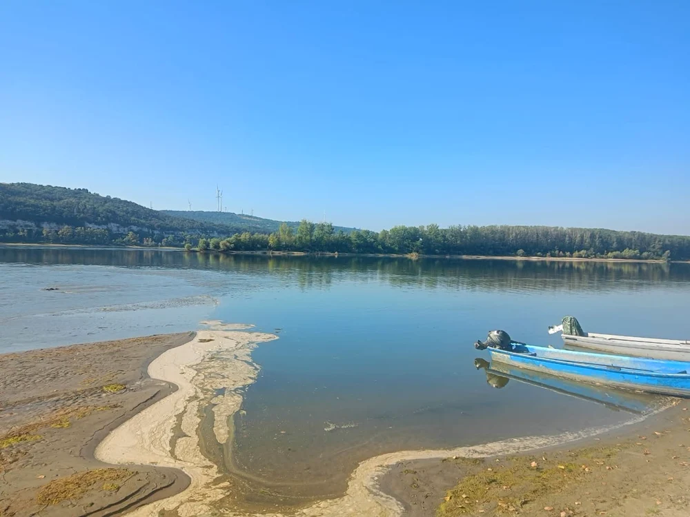 Dunărea a fost scăzută, atingând un nivel istoric. FOTO: Apele Române 