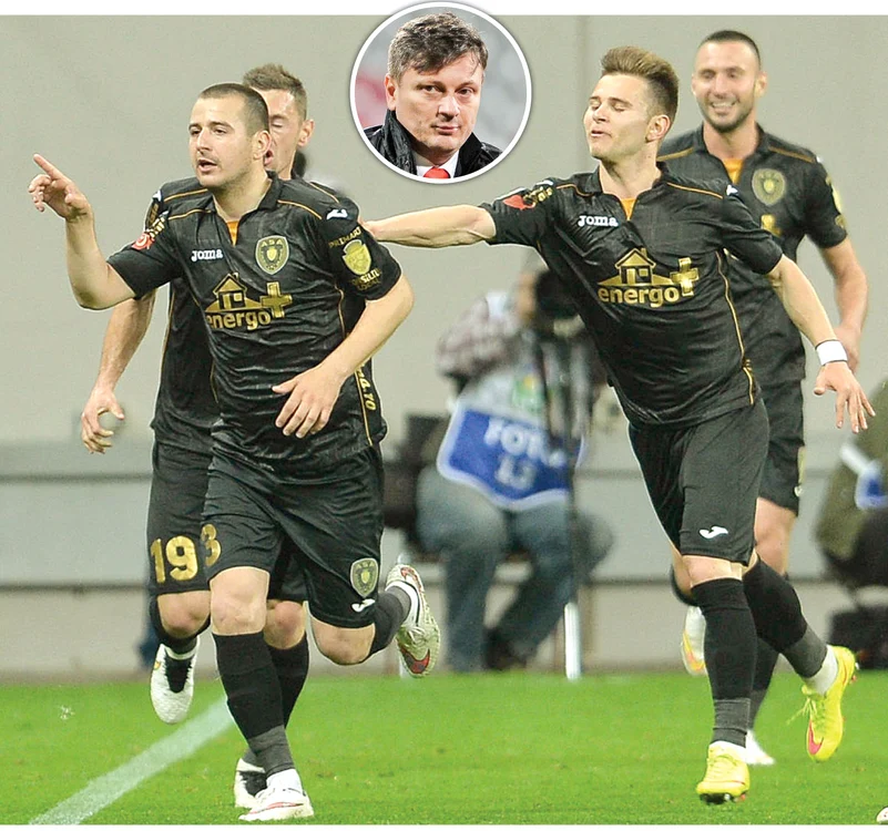 
    Zicu şi Bumba sunt printre cei mai buni jucători ai lui ASA din acest sezonFoto: Mediafax  