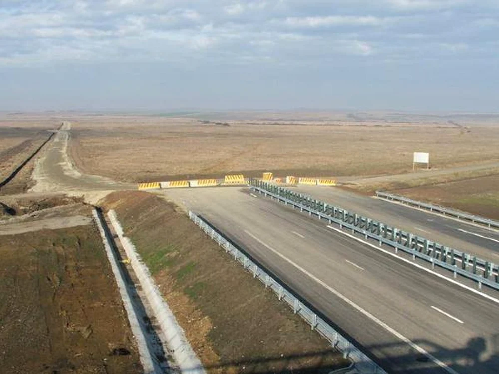 Constructorii de autostrăzi sunt acuzaţi că nu îşi plătesc mai departe contractorii, deşi primesc banii pe lucrările realizate cu fonduri europene